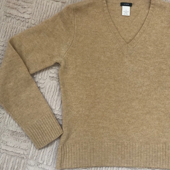 J. Crew 100% Lambs Wool v-neck sweater Size S - Picture 3 of 12